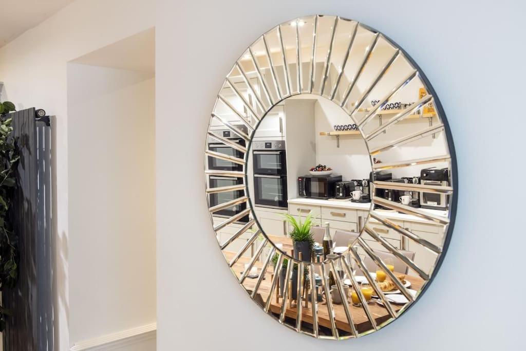 Luxurious 3 Bedroom Apartment In Park Estate นอตติงแฮม ภายนอก รูปภาพ