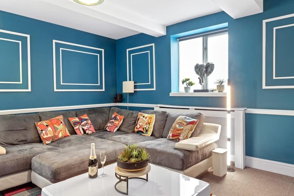 Luxurious 3 Bedroom Apartment In Park Estate นอตติงแฮม ภายนอก รูปภาพ