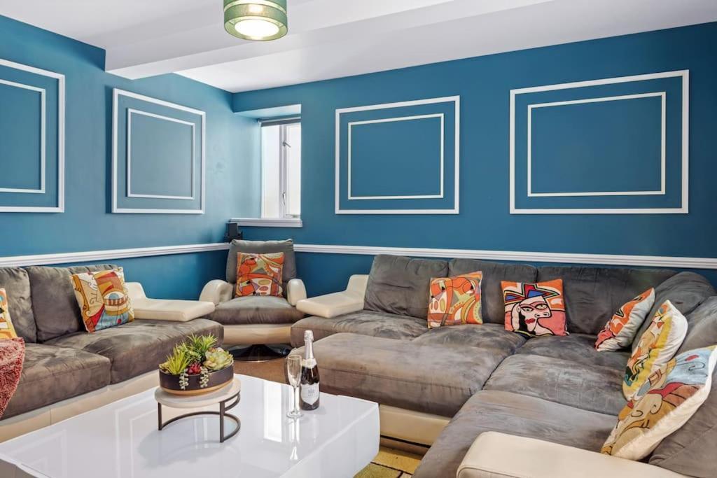 Luxurious 3 Bedroom Apartment In Park Estate นอตติงแฮม ภายนอก รูปภาพ