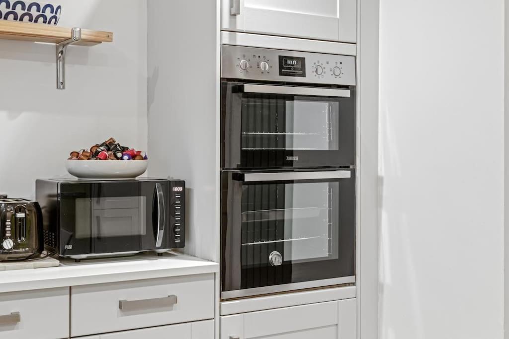 Luxurious 3 Bedroom Apartment In Park Estate นอตติงแฮม ภายนอก รูปภาพ