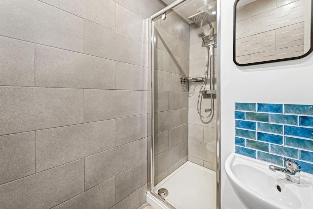 Luxurious 3 Bedroom Apartment In Park Estate นอตติงแฮม ภายนอก รูปภาพ